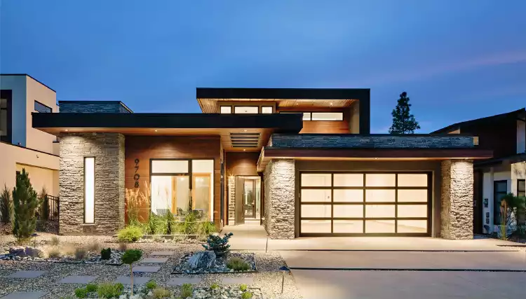 image of luxury house plan 1747